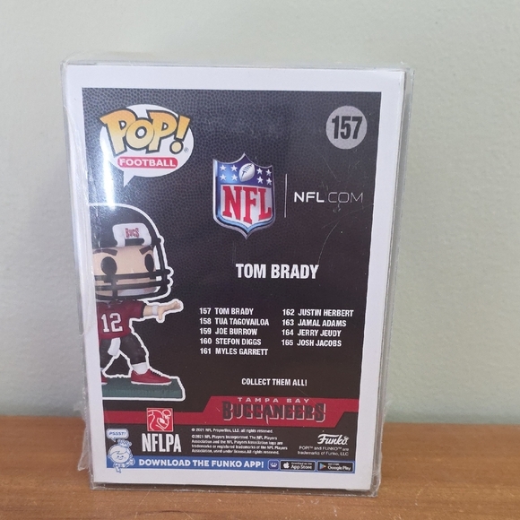 Funko Pop! NFL Figure Tom Brady With The Tampa Bay Buccaneers - Picture 3 of 6